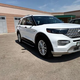Ford Explorer 2022