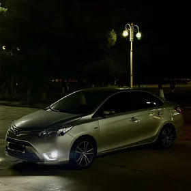 Toyota Yaris 2014