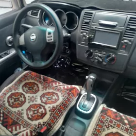 Nissan Versa 2010