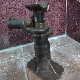 домкрат