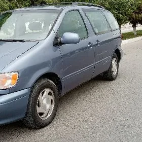 Toyota Sienna 2001