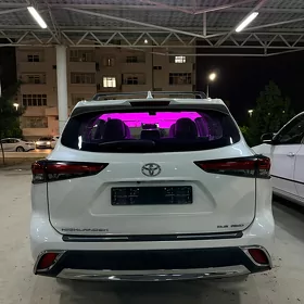 Toyota Highlander 2020