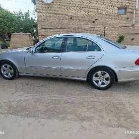 Mercedes-Benz E320 2003