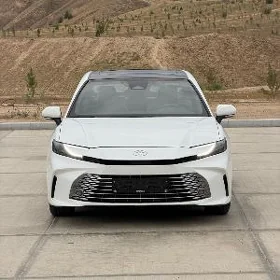 Toyota Camry 2025