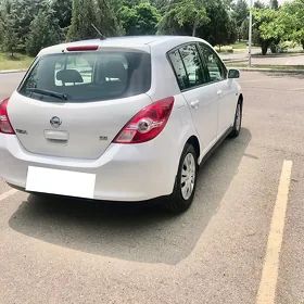 Nissan Tiida 2008