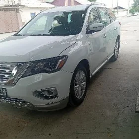 Nissan Pathfinder 2020