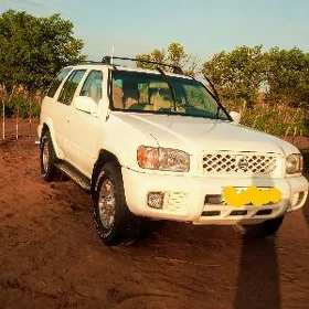 Nissan Pathfinder 1999