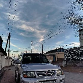 Mitsubishi Pajero 2002