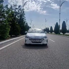 Hyundai Elantra 2020