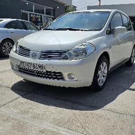 Nissan Tiida 2008