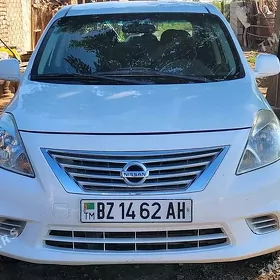 Nissan Versa 2012