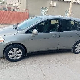 Nissan Versa 2012
