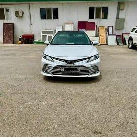 Toyota Camry 2023