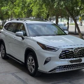 Toyota Highlander 2022