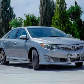 Toyota Camry 2014