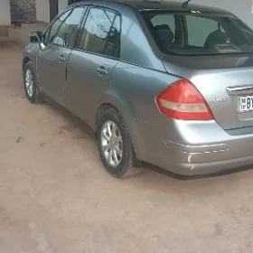 Nissan Versa 2010