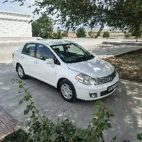 Nissan Versa 2010
