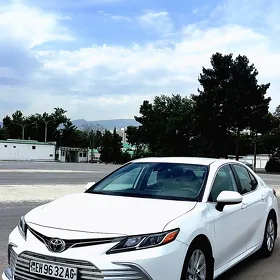 Toyota Camry 2021