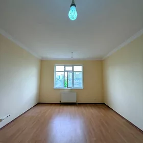 Mir 8/4 2 etaž 2 kom