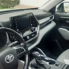 Toyota Highlander 2020