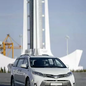 Toyota Sienna 2017