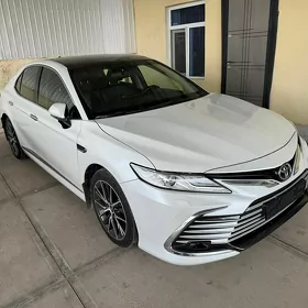 Toyota Camry 2024