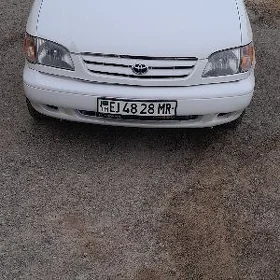 Toyota Sienna 2003