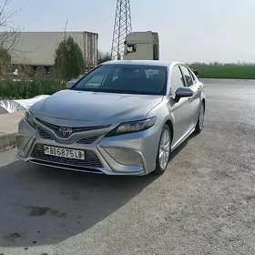 Toyota Camry 2021