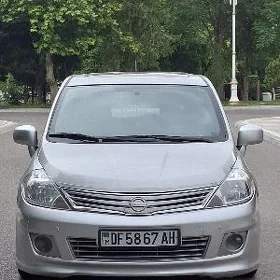 Nissan Versa 2011