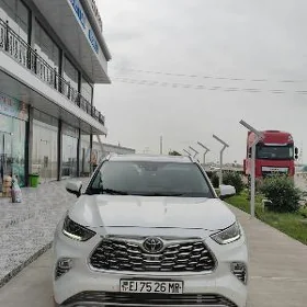 Toyota Highlander 2022