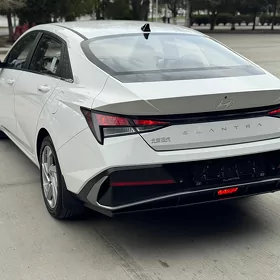 Hyundai Elantra 2025