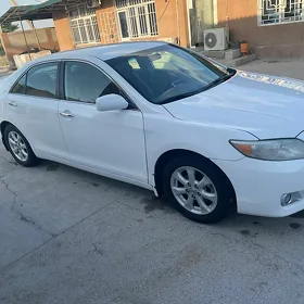 Toyota Camry 2011