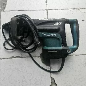 Makita AVT
