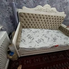 mebel krowat