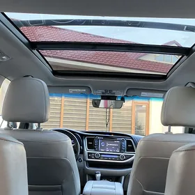 Toyota Highlander 2019
