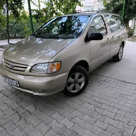 Toyota Sienna 2002