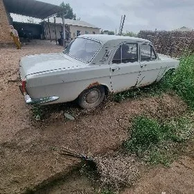 Gaz 24 1990