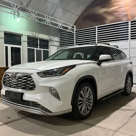 Toyota Highlander 2022