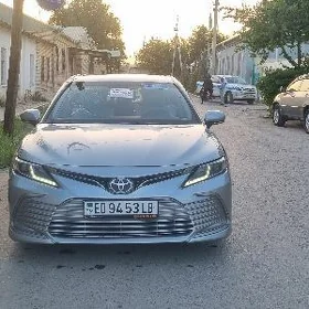 Toyota Camry 2021