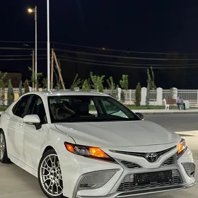 Toyota Camry 2022
