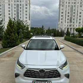 Toyota Highlander 2020