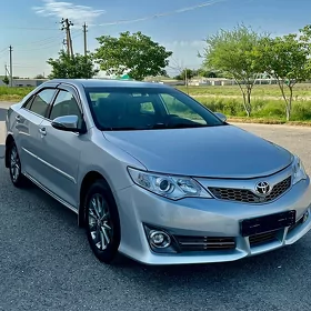 Toyota Camry 2014