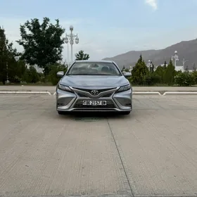 Toyota Camry 2021