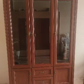Сервант, шкаф