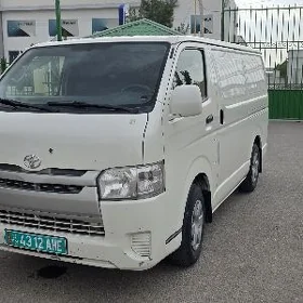 Toyota Hiace 2018