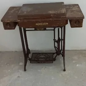 Tikin maşyn aýagy