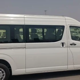 Toyota Hiace 2021