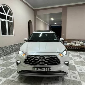 Toyota Highlander 2023