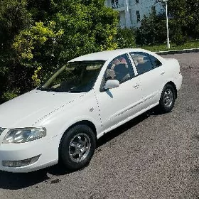 Nissan Sunny 2010