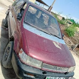Mitsubishi Chariot 1992